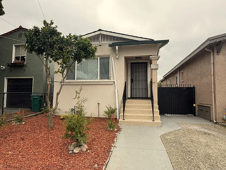 2028 Auseon Ave — Photo 1