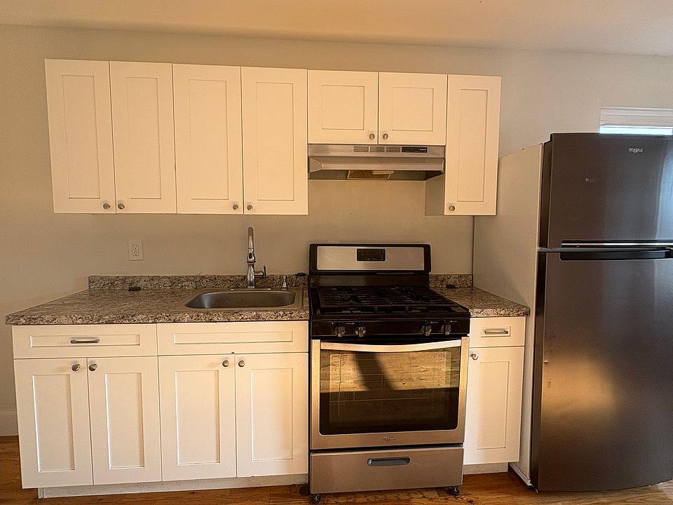1st image of 435 Park Ave Floor 3
