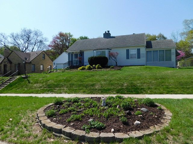1st image of 2322 Benderwirt Ave