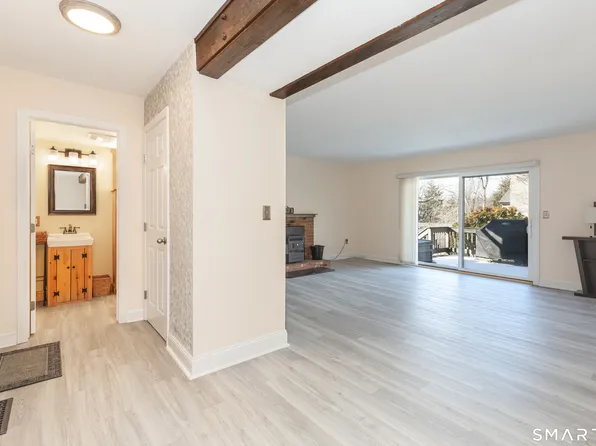 24 Woods Way #122A, Woodbury, CT 06798