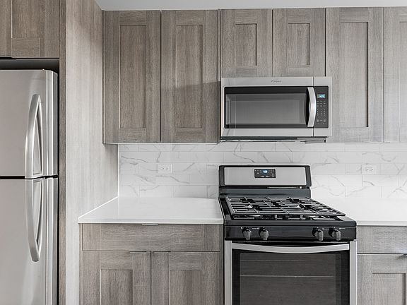 3rd image of 6135 S Dorchester Ave #2726832
