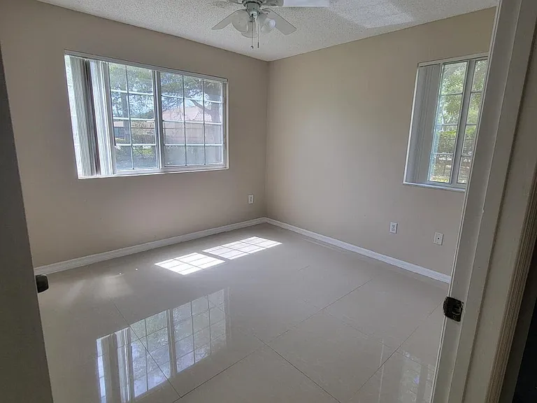 1400 Crestwood Ct S #1402 — Photo 15