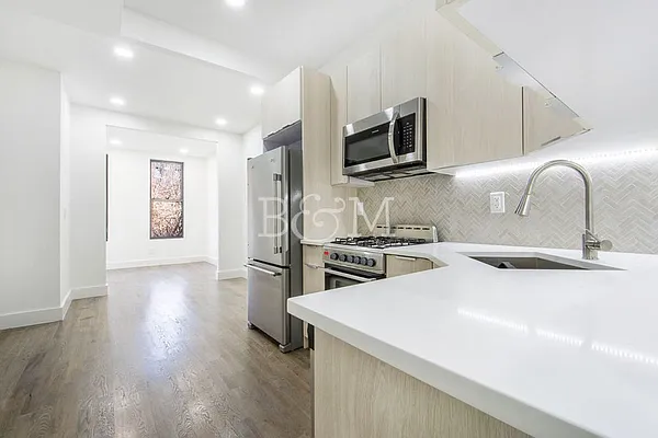 Rented by Brick&Mortar | media 39