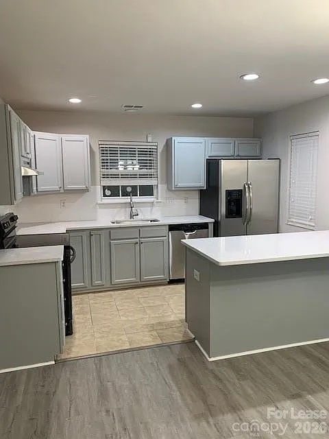 3 bed, 2.0 bath, 1372 sqft, $1,995 — Photo 2