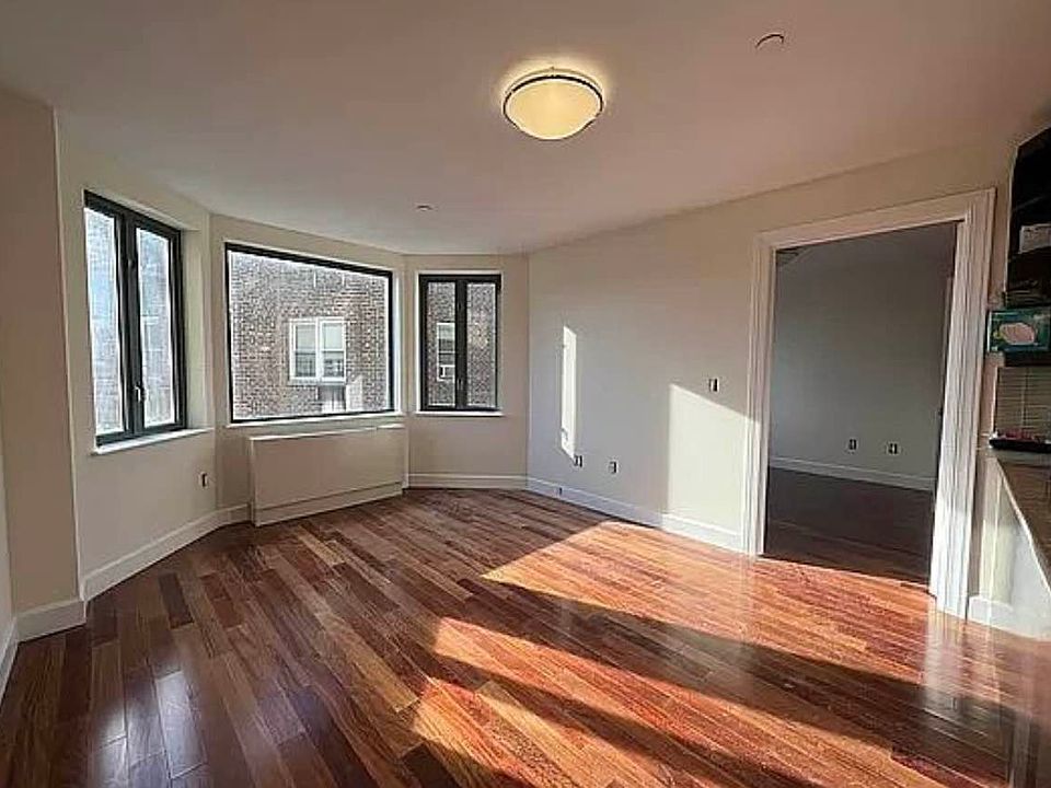 1st image of 8330 Kew Gardens Rd #4L