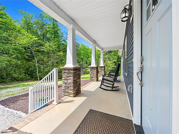 5th image of 195 Centurion Ln