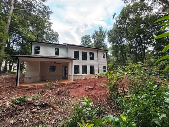 2011 Montrose Ct, Lawrenceville, GA 30044