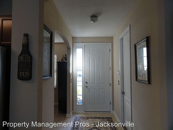 3rd image of 1479 Carpathian Dr