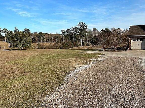 3rd image of 93 County Road 372