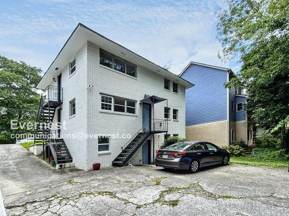 216 Superior Ave #2