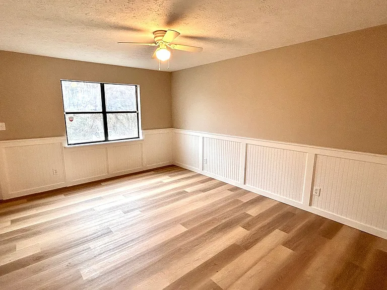 601 Lee Ave SW — Photo 3