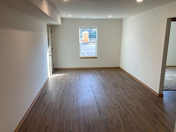 4th image of 518 Mill St #4