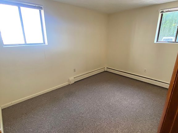 5th image of 122 Liberty St APT B