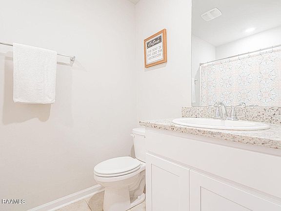 5th image of 521 Saddle Crest Dr
