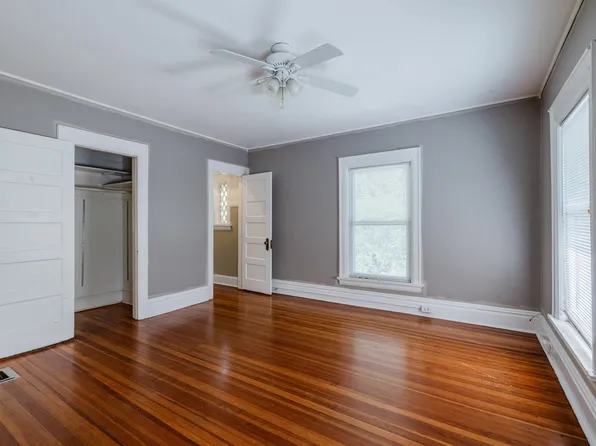 1745 E St APT 2, Lincoln, NE 68508
