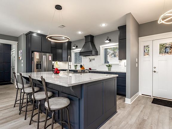 4th image of 24 Blue Jay Way
