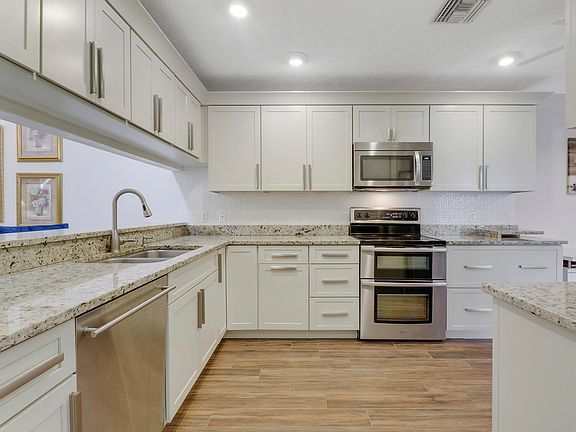 2nd image of 12879 SE Berwick Court