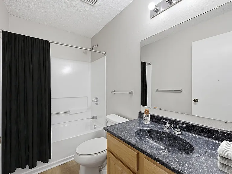 Greens of Pine Glen Apartments — Photo 15