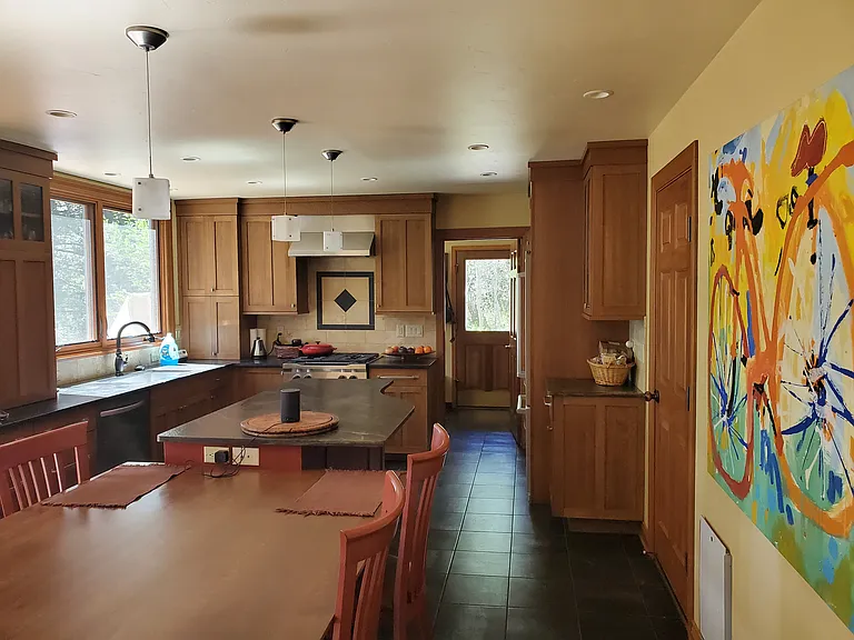 210 Valverdant Ct — Photo 6
