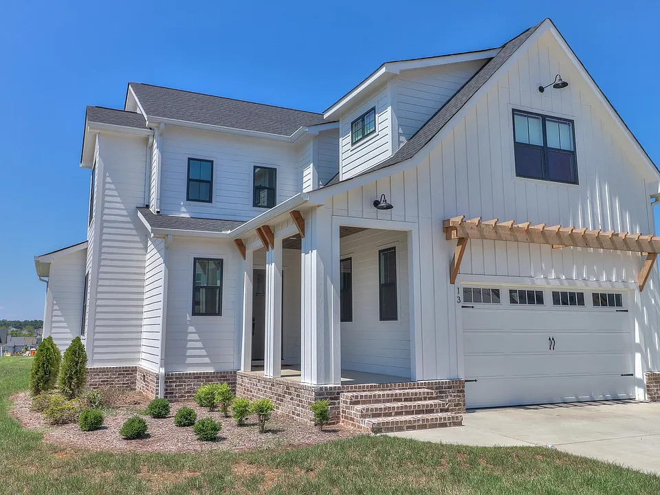 13 Lake Life Ct