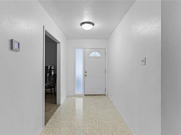3rd image of 706 Brock Dr