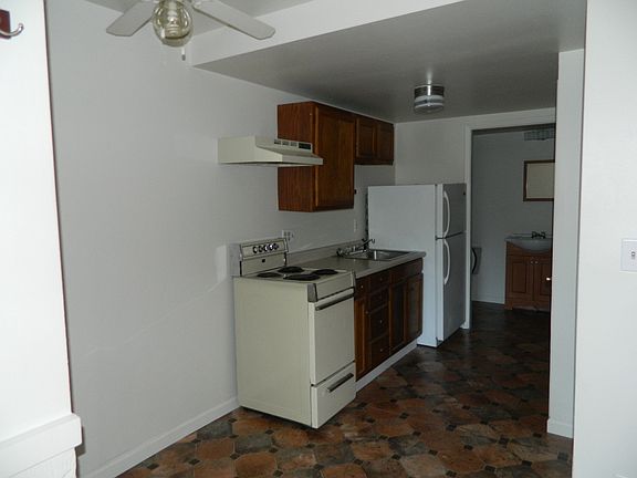 kitchen and dinng nook