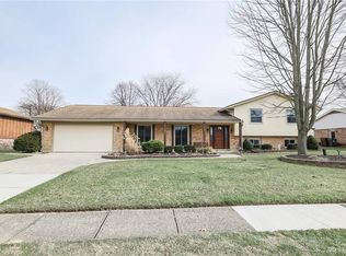 246 Scott Dr, Englewood, OH 45322
