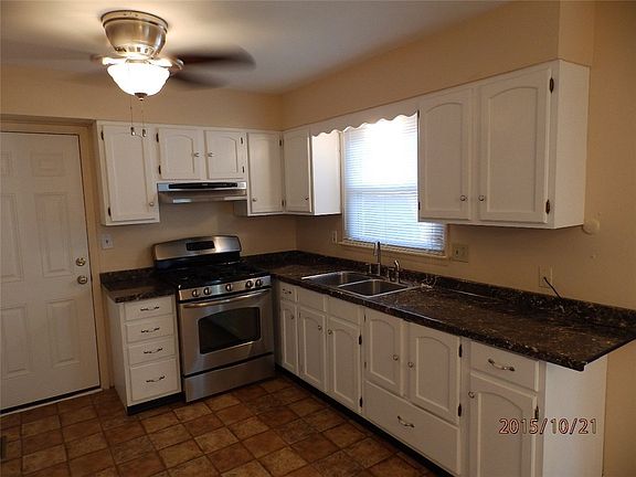 4th image of 807 N Broadway St