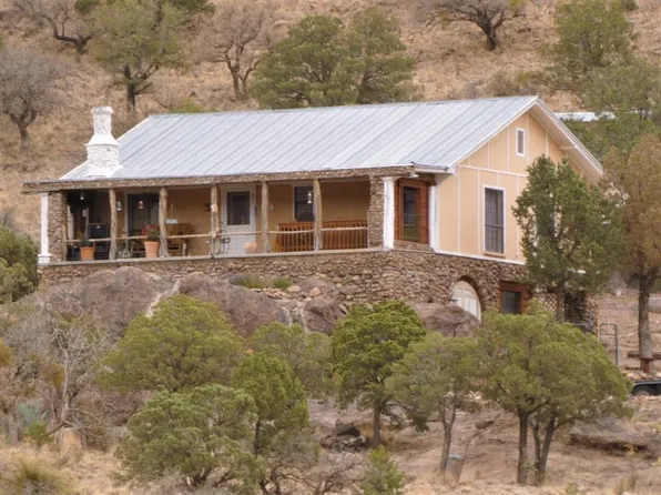 102 Buckboard Pass, Fort Davis, TX 79734