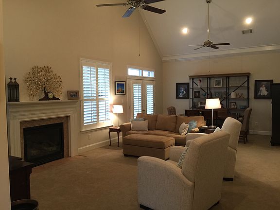 4th image of 105 N Creek Dr