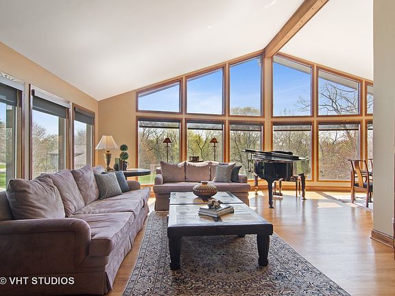 4th image of 6 Princeton Ln