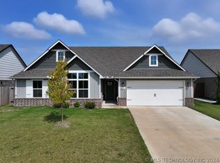 23073 E 106th St S, Broken Arrow, OK 74014