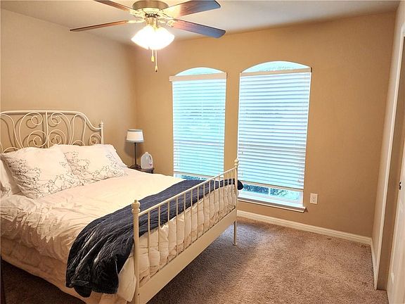 3rd image of 109 Bastian Ln