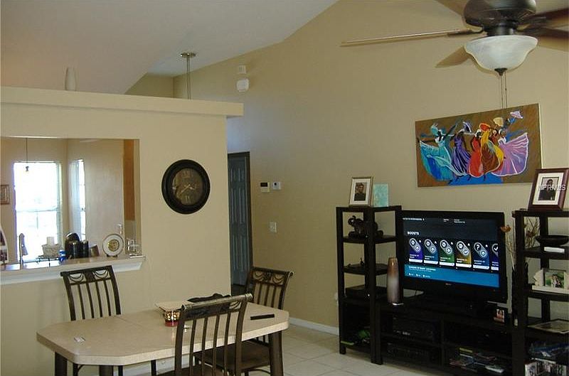 2nd image of 2218 Cobblefield Cir
