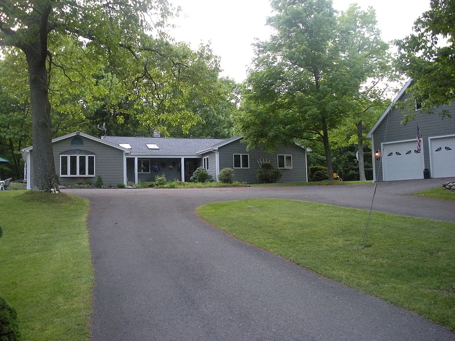 196 Birch Hill Rd photo 1
