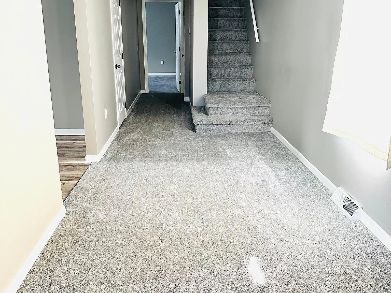 5 bed, 2.5 bath, 2166 sqft, $1,900 — Photo 4