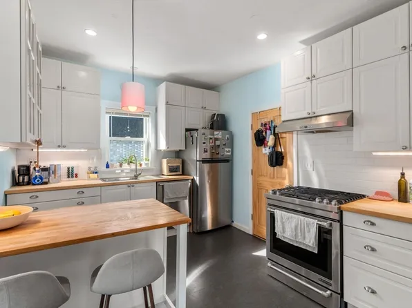 32 Richardson St, Somerville, MA 02145