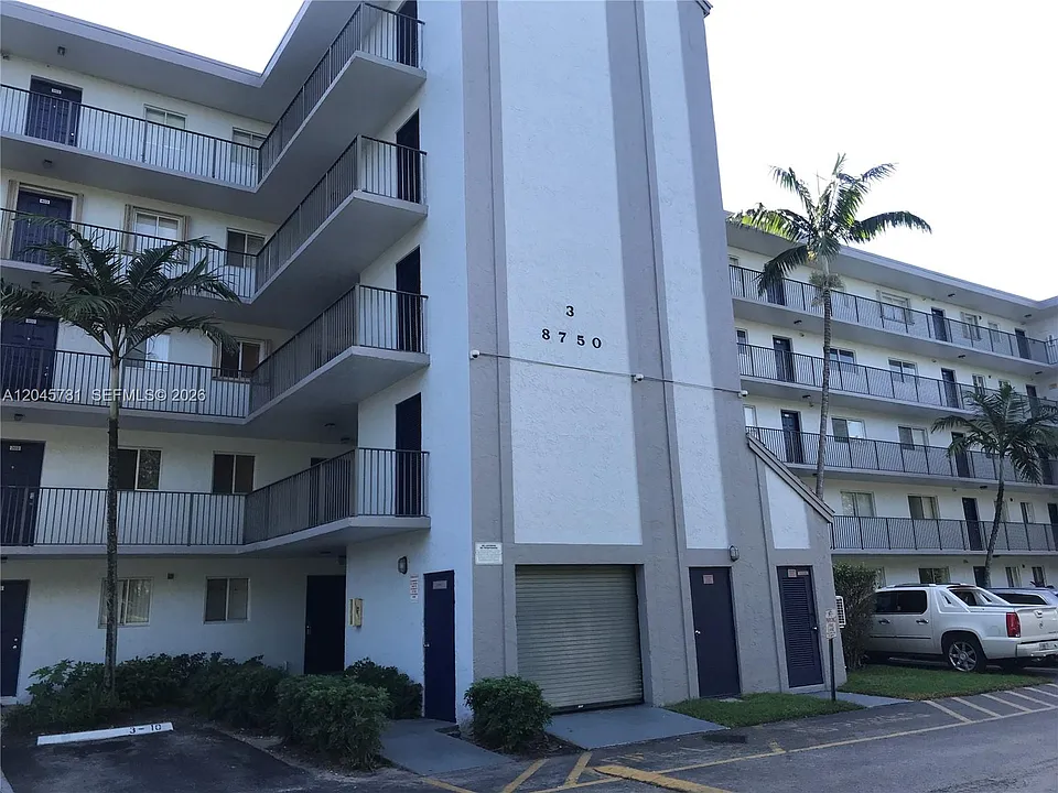 8750 N Sherman Cir #403