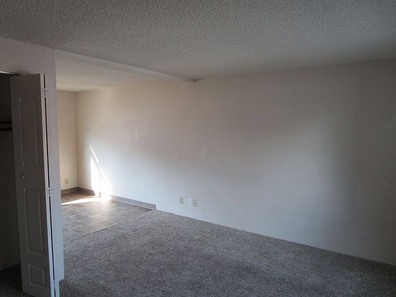 2nd image of 212 SE 5th St #19