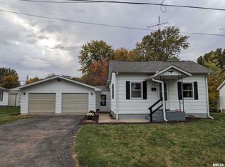 329 N Henderson St, Virden, IL 62690