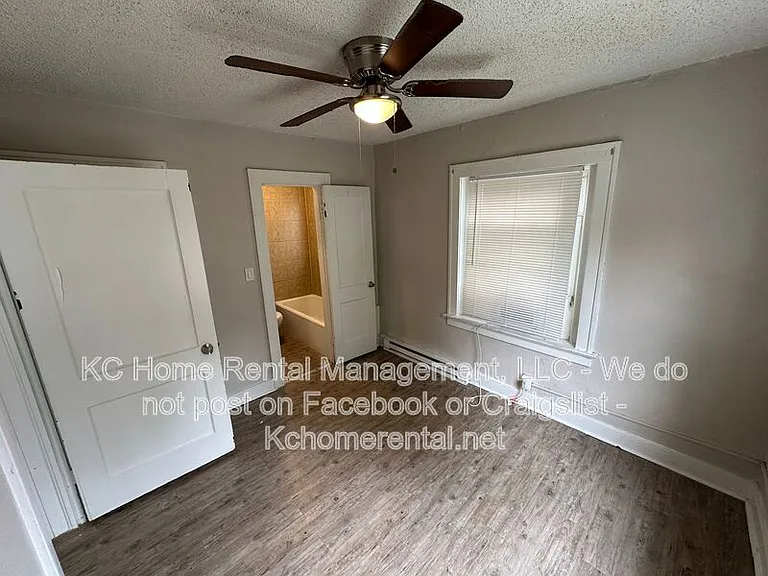 305-307 N Gladstone Blvd #21 — Photo 28