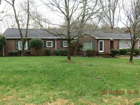 1414 Brentwood Dr, Newton, NC 28658