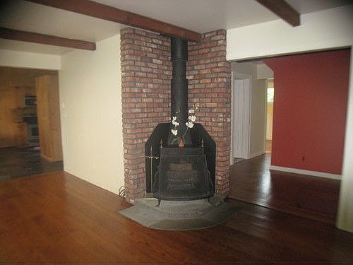5th image of 1740 Paine St