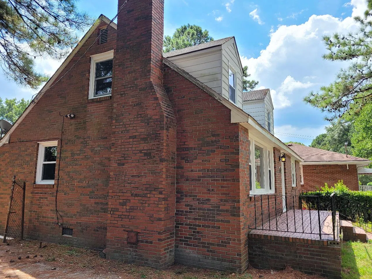 4 bed, 1841 sqft, $2,400 — Photo 3