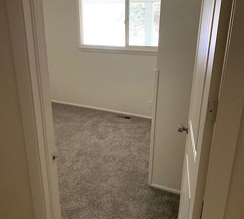 5th image of 325 Parry St