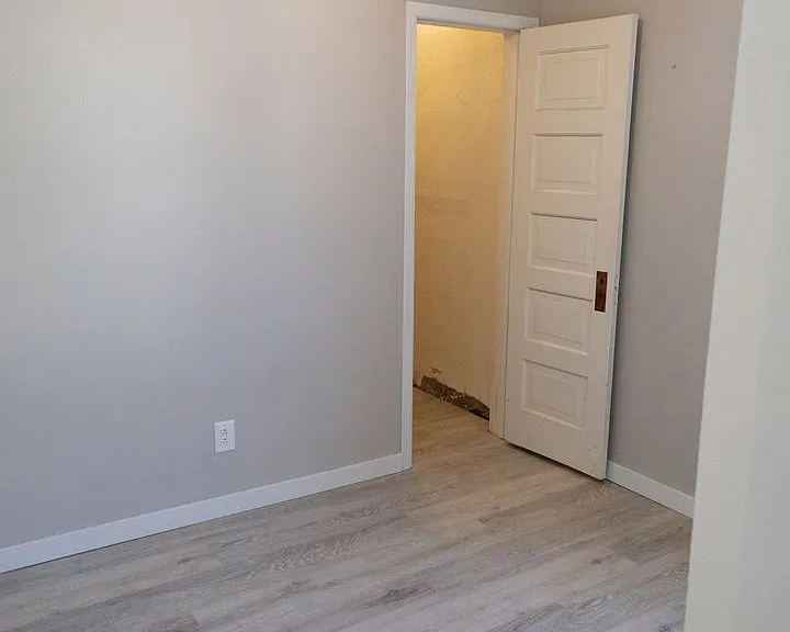 1133 Columbia St — Photo 13