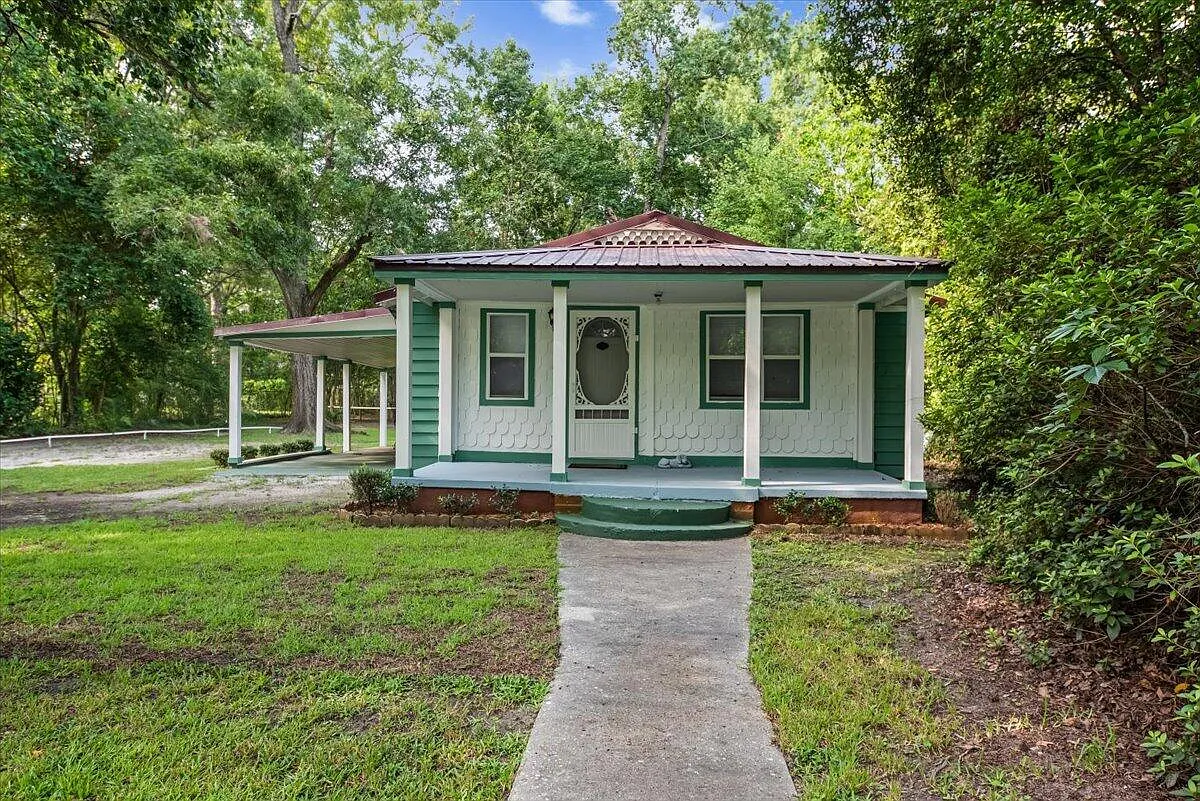2 bed, 1.0 bath, 805 sqft, $1,850 — Photo 1