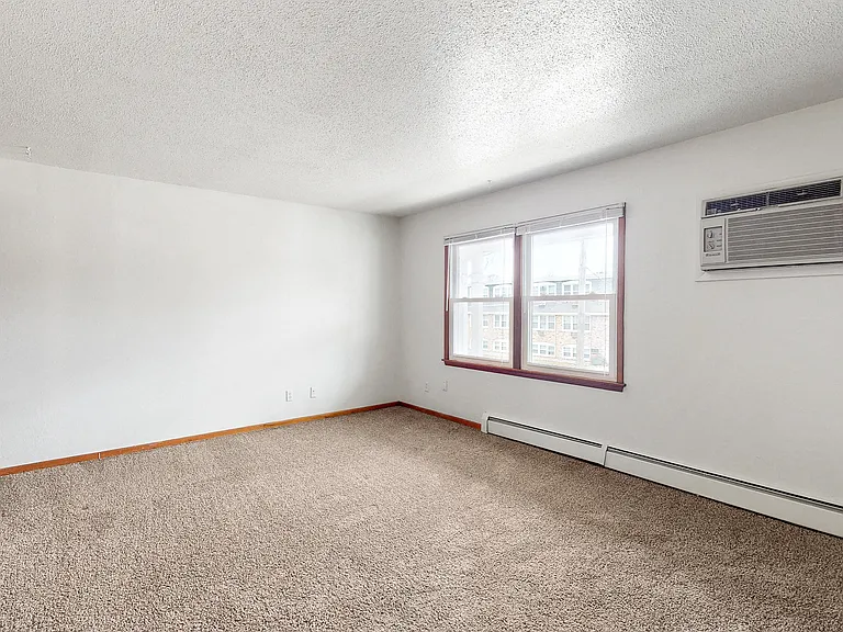 Plaza Manor — Photo 68