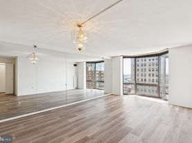 2020 Walnut St