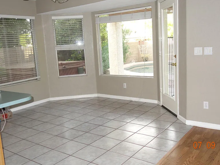 1307 W Stacey Ln — Photo 10